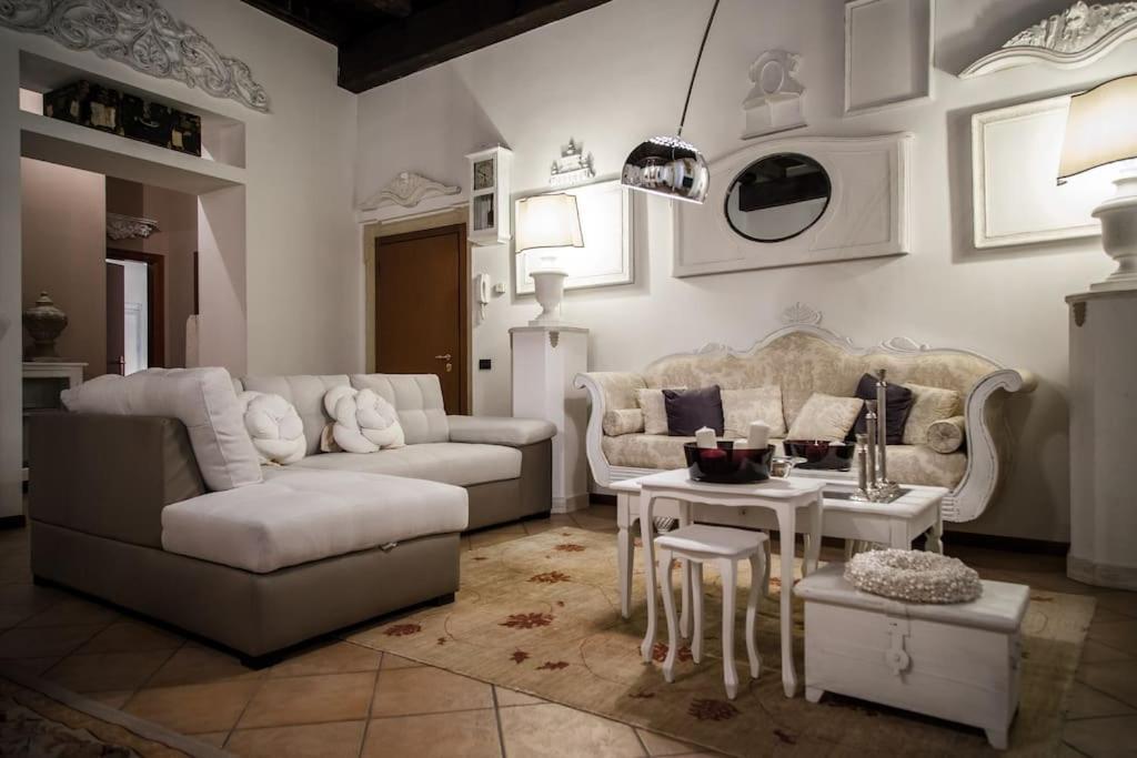 Piazza Erbe Luxury Apartment Verona Exterior foto