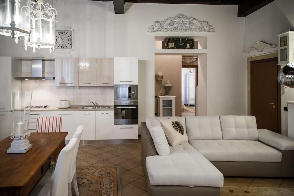 Piazza Erbe Luxury Apartment Verona Exterior foto